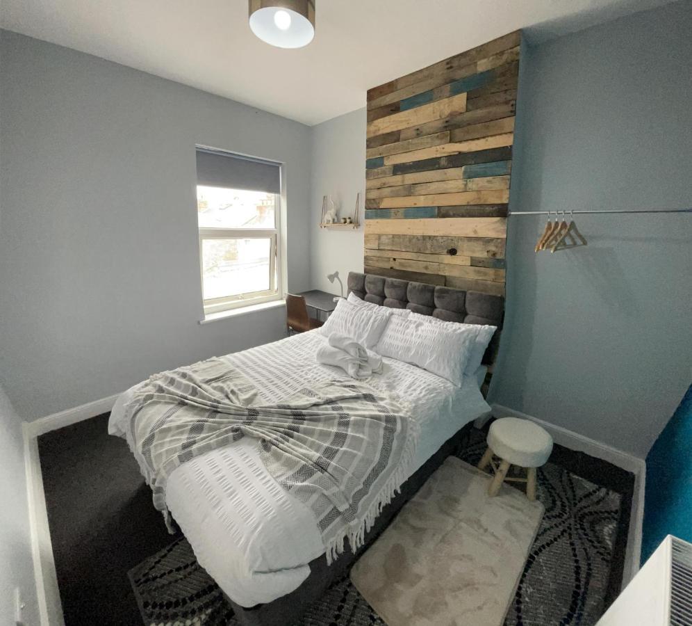 Spacious 6 Bed Home Near City & Albion Stadium Perfect For Contractors! Μπέρμιγχαμ Εξωτερικό φωτογραφία