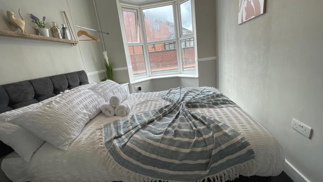 Spacious 6 Bed Home Near City & Albion Stadium Perfect For Contractors! Μπέρμιγχαμ Εξωτερικό φωτογραφία