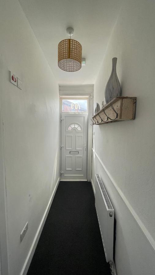 Spacious 6 Bed Home Near City & Albion Stadium Perfect For Contractors! Μπέρμιγχαμ Εξωτερικό φωτογραφία