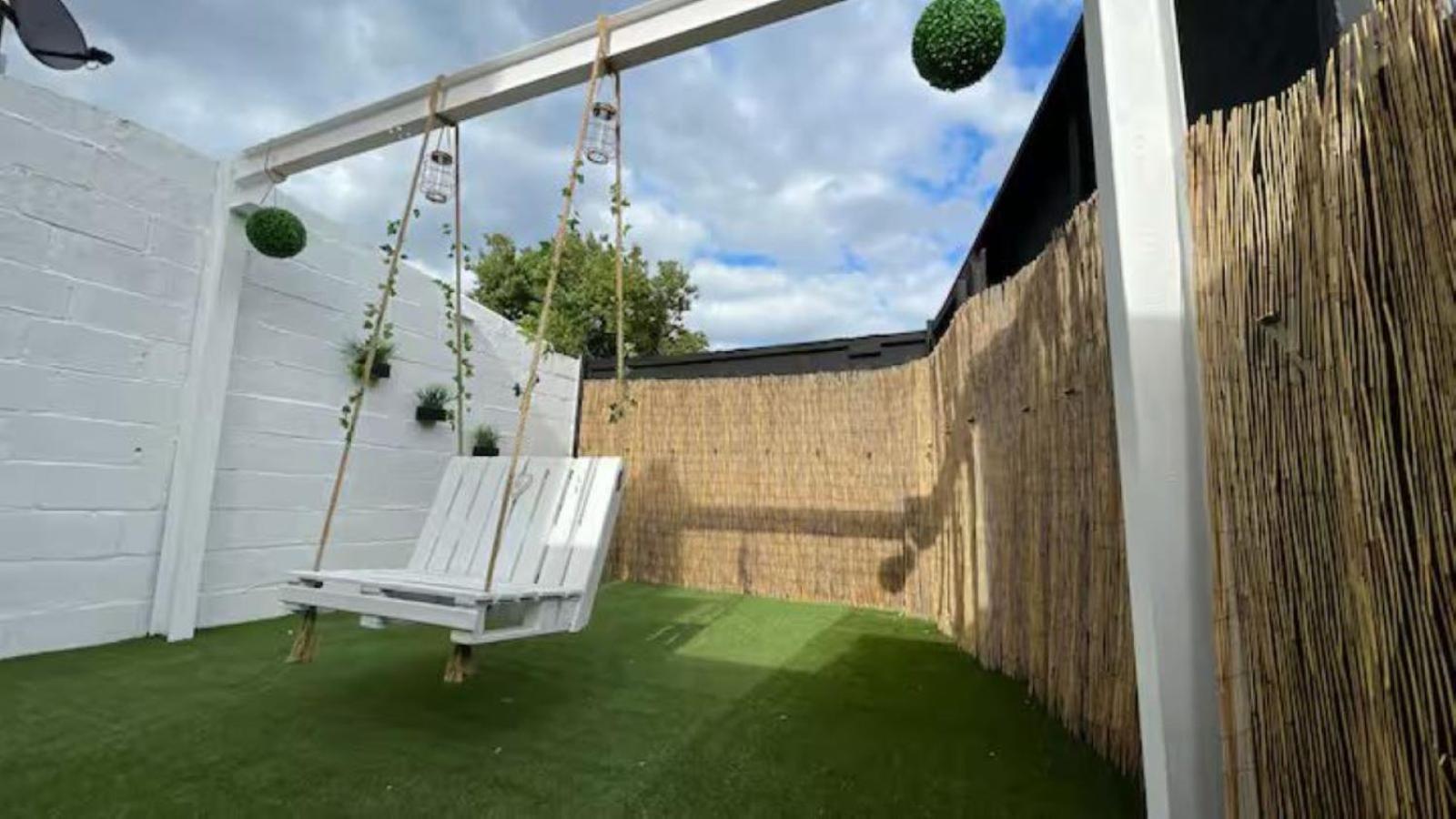 Spacious 6 Bed Home Near City & Albion Stadium Perfect For Contractors! Μπέρμιγχαμ Εξωτερικό φωτογραφία